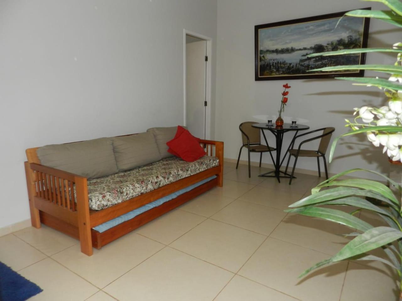 No Centro De Brasilia. Apartment *